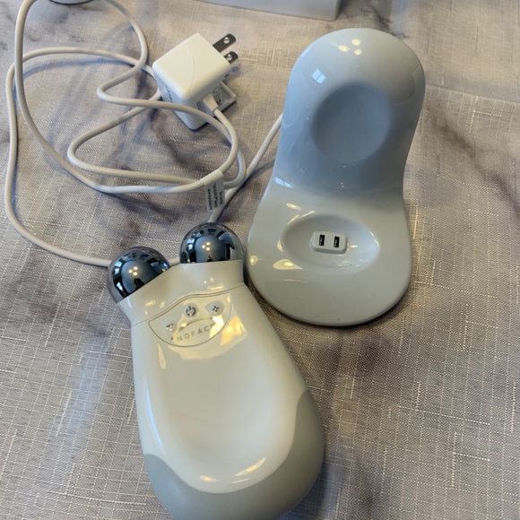 NuFace Trinity - Picture 2 of 2